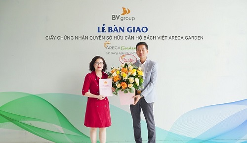 TẬP ĐOÀN BÁCH VIỆT BÀN GIAO GIẤY CHỨNG NHẬN QUYỀN SỞ HỮU CĂN HỘ CHO CƯ DÂN BÁCH VIỆT ARECA GARDEN