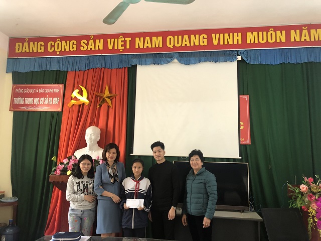 MÙA XUÂN ĐẾN VỚI NHÀ TRĂNG: NHỮNG KHOẢNH KHẮC YÊU THƯƠNG