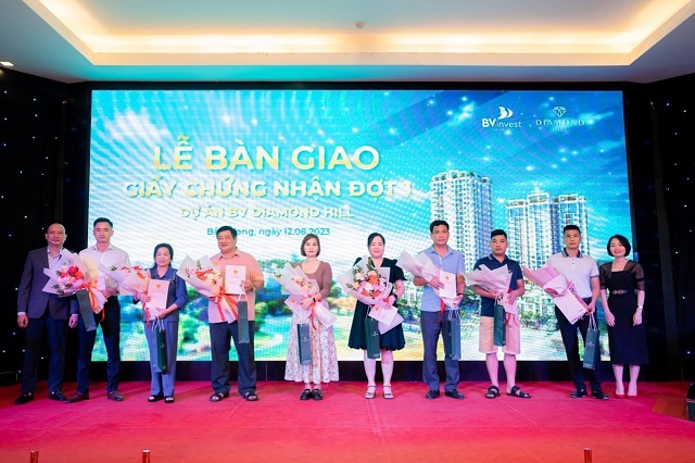 CƯ DÂN BV DIAMOND HILL NHẬN BÀN GIAO SỔ HỒNG