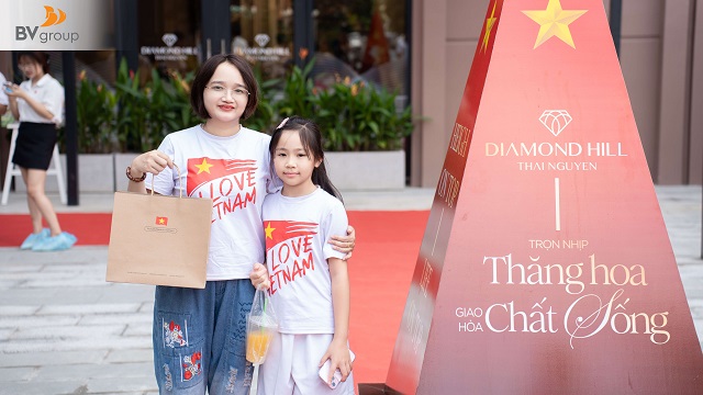 DIAMOND HILL THÁI NGUYÊN ĐÓN “TẾT ĐỘC LẬP”: RỰC RỠ CỜ HOA, THĂNG HOA CẢM XÚC