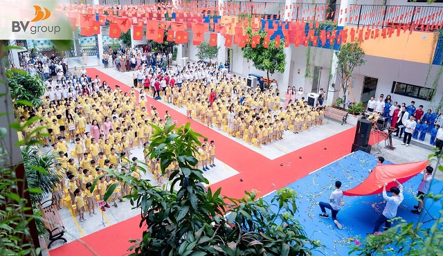 VIETSCHOOL: LỄ BẾ GIẢNG VÀ “TRÁI NGỌT” CỦA HÀNH TRÌNH GIÁO DỤC KHAI PHÓNG